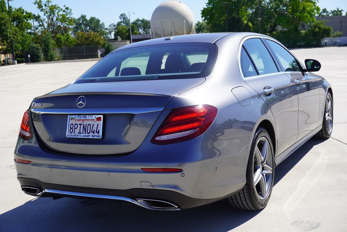 Used 2017 Mercedes-Benz E 300 image 9