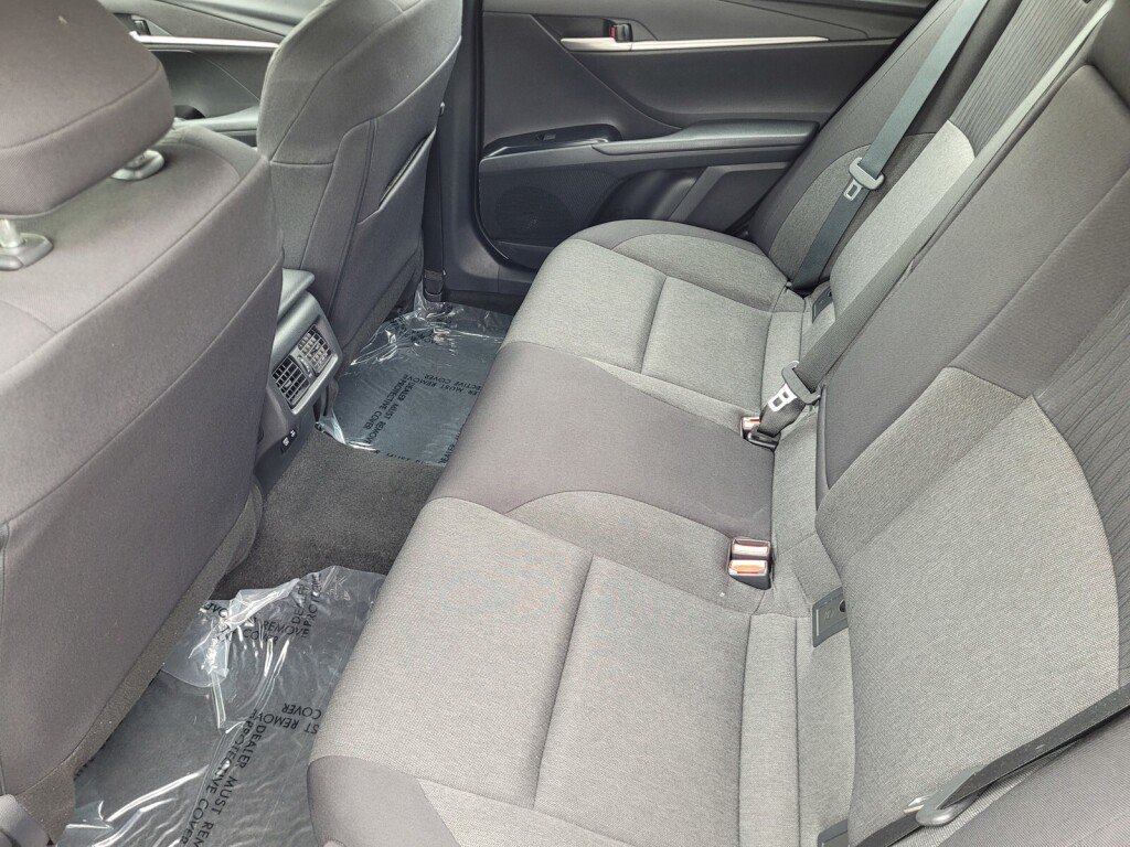 Used 2025 Toyota Camry LE FWD image 17
