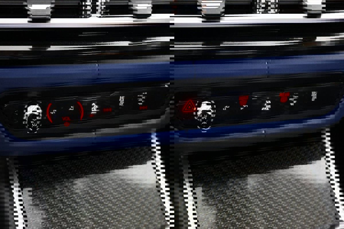 Used 2023 BMW M3 w/ Executive Package image 30