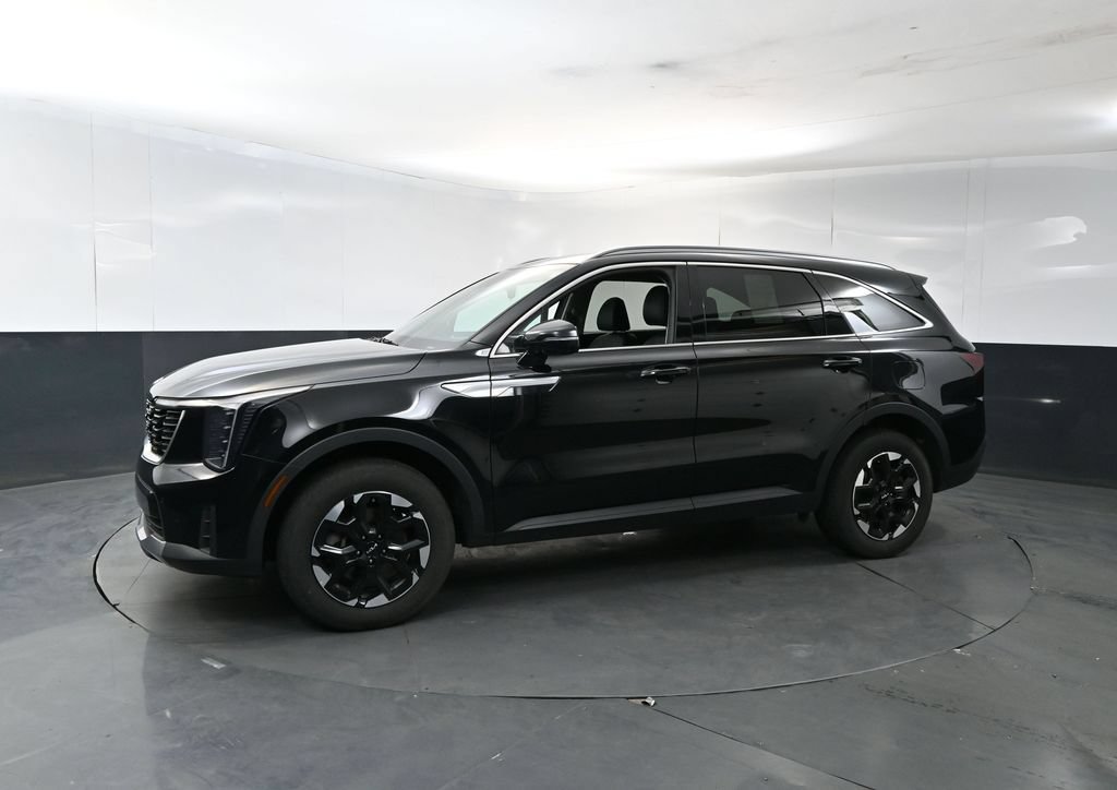 Certified 2024 Kia Sorento S AWD/4WD image 2