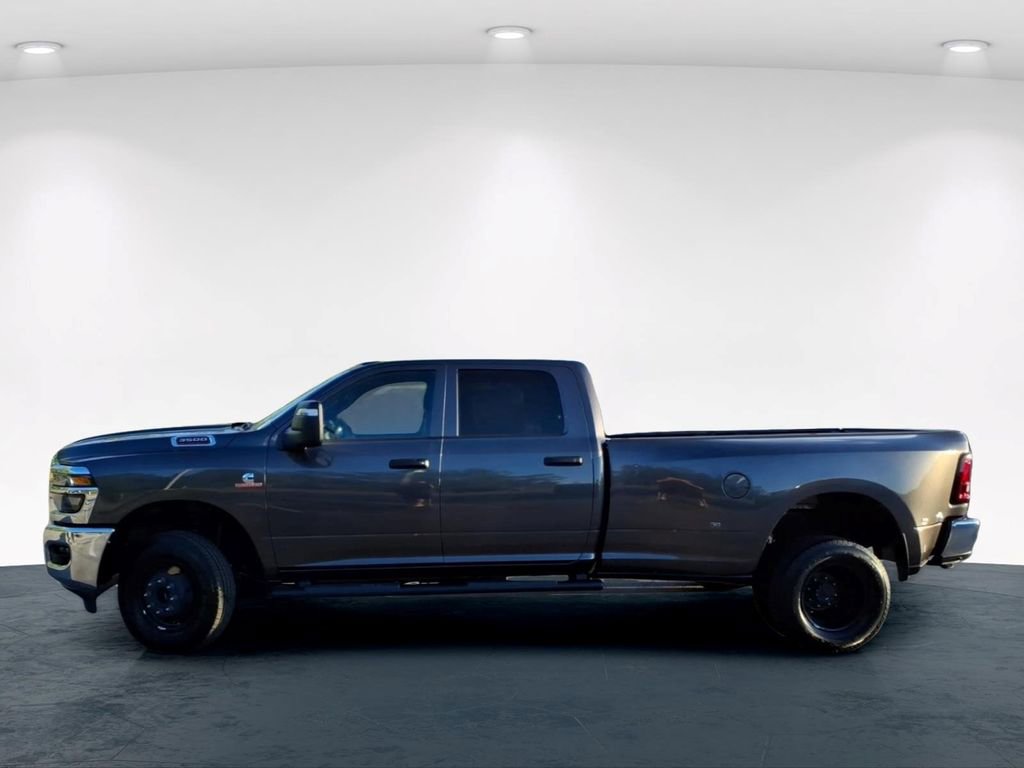 New 2026 RAM 3500 Tradesman AWD/4WD image 4