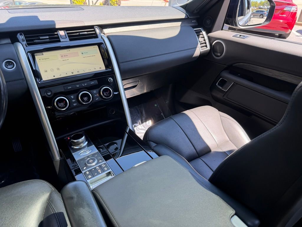 Used 2018 Land Rover Discovery HSE image 42