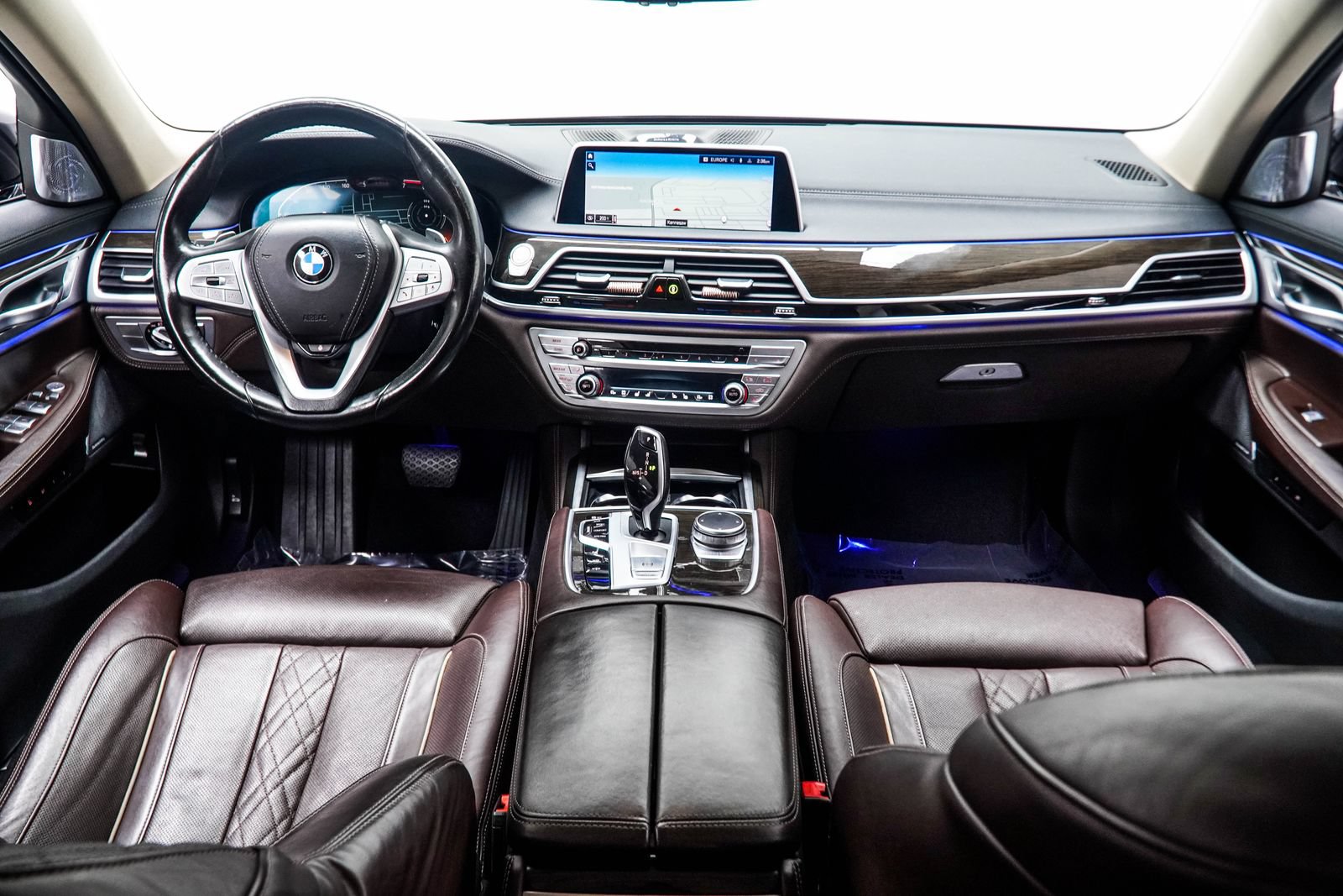 Used 2022 BMW 750i xDrive w/ Luxury Rear Seating Package AWD/4WD image 5