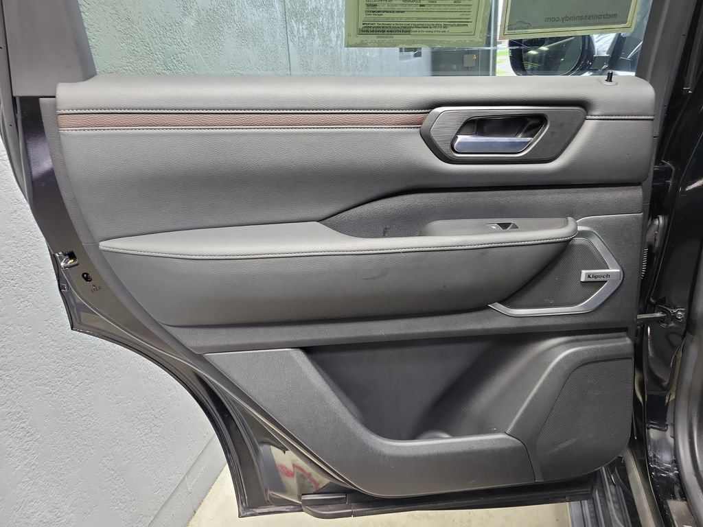 Used 2025 Nissan Armada Platinum AWD/4WD image 19