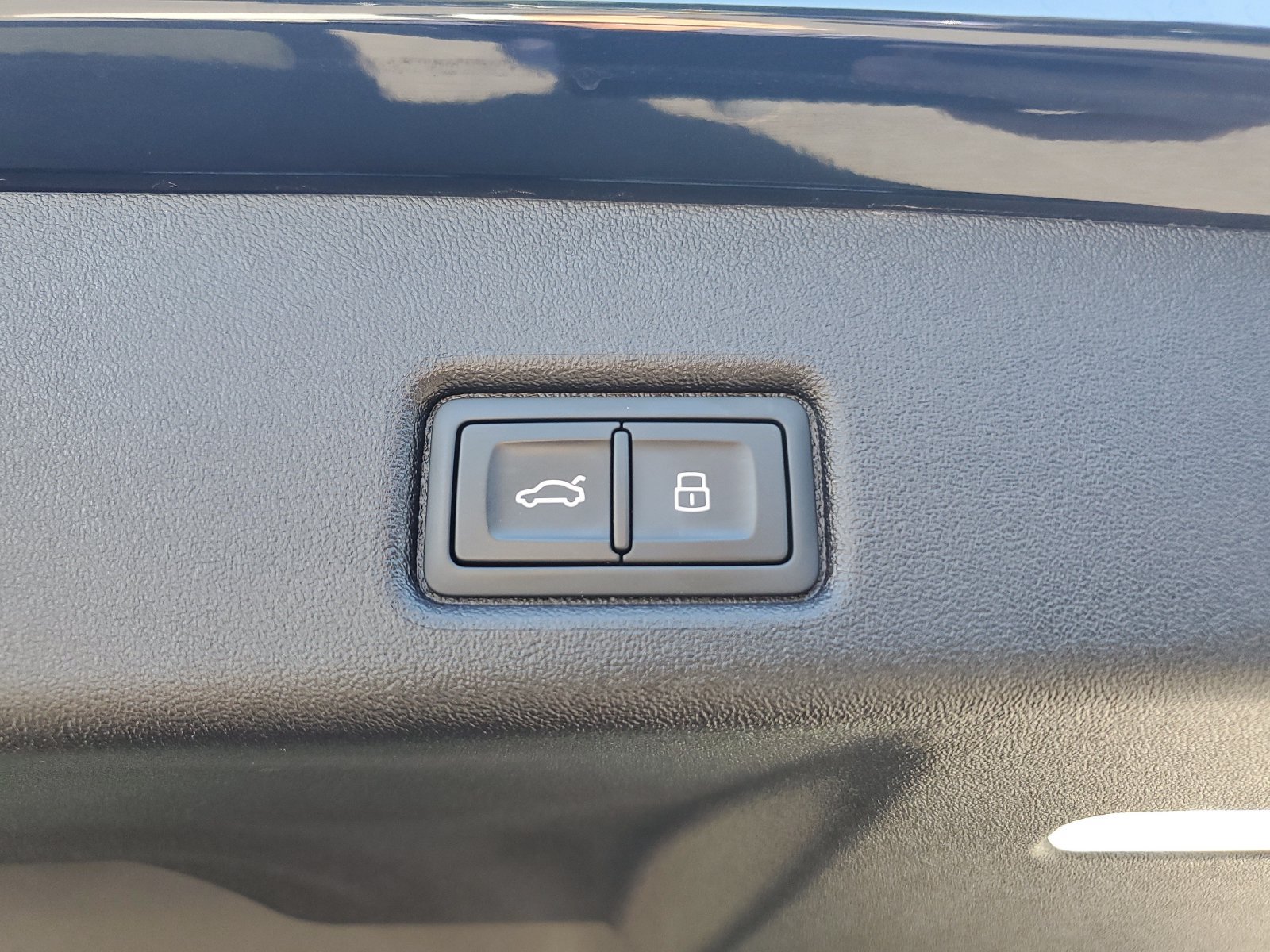Used 2025 Audi Q5 Premium w/ Premium Plus AWD/4WD image 9