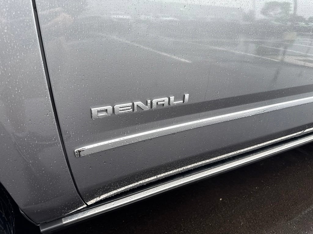 Used 2018 GMC Yukon XL Denali w/ Denali Ultimate Package AWD/4WD image 12