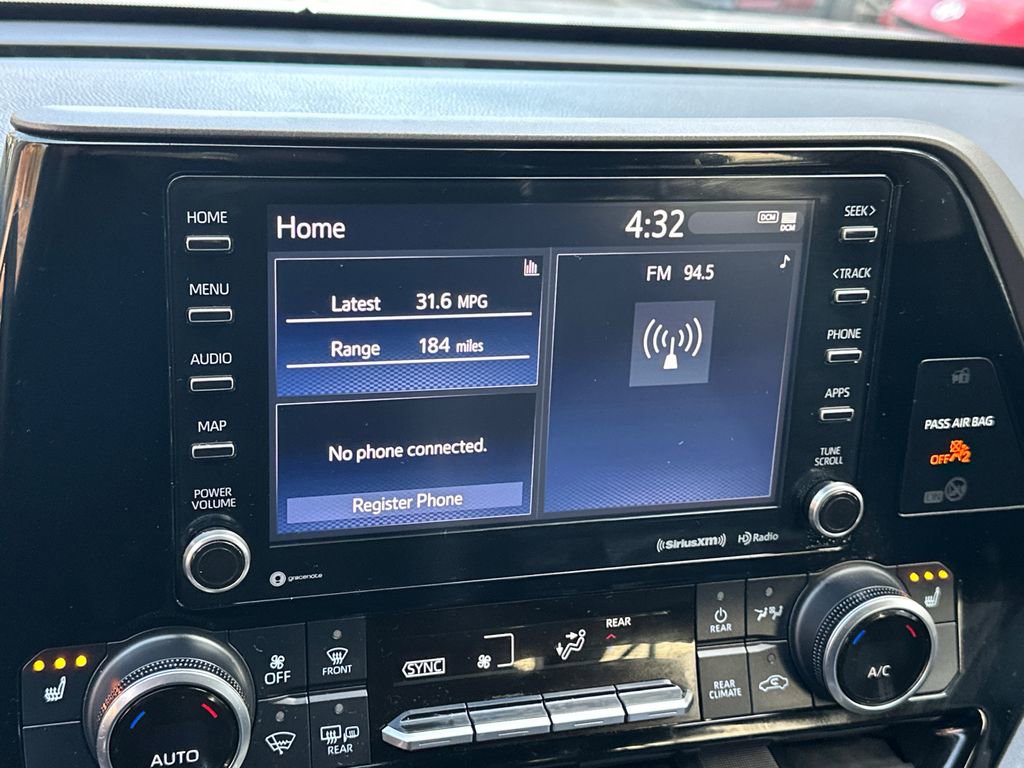 Used 2022 Toyota Highlander XLE image 29