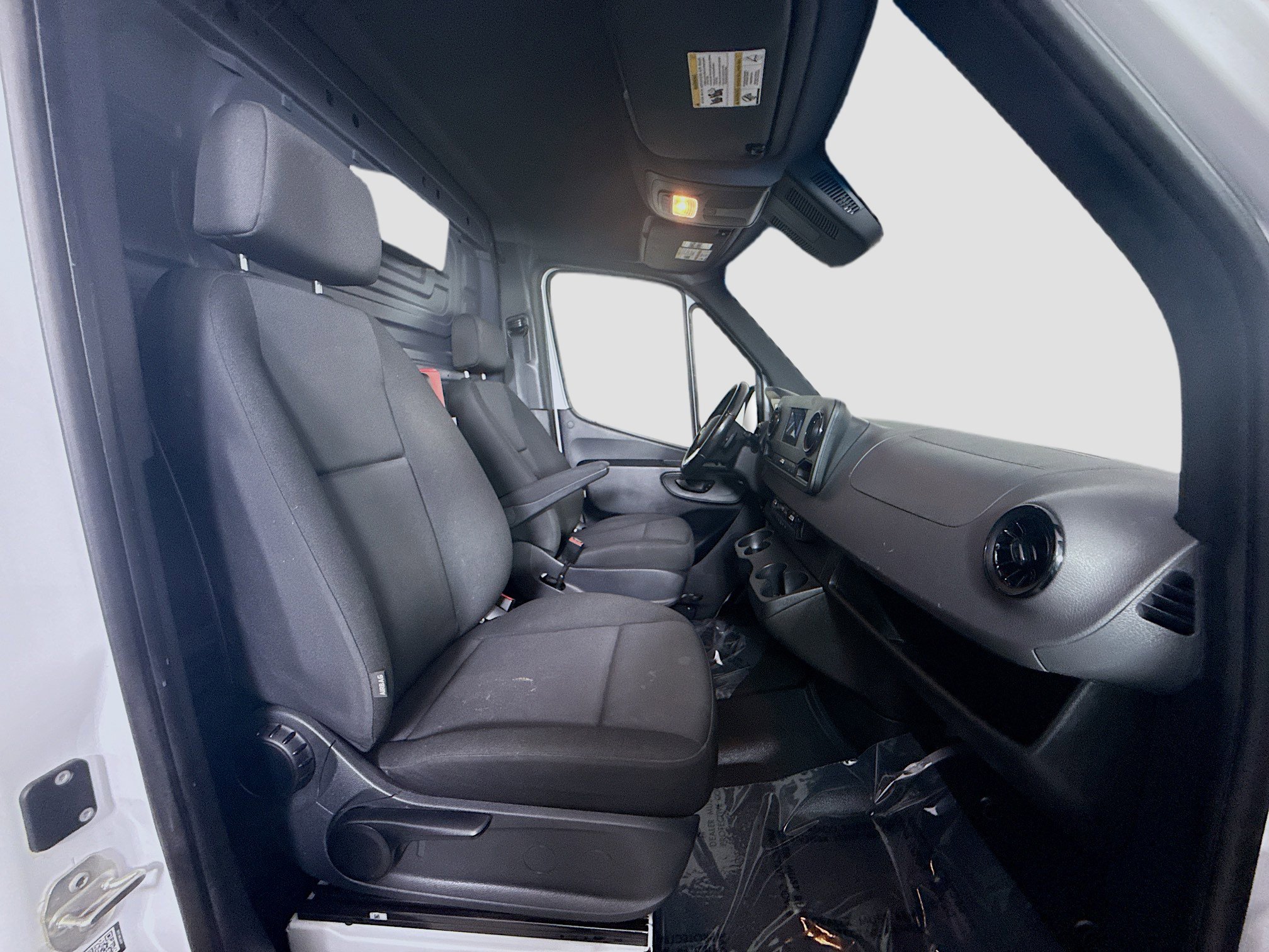 Used 2022 Mercedes-Benz Sprinter 1500 image 26