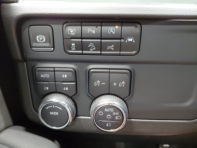 Certified 2025 Chevrolet Suburban Z71 AWD/4WD image 41