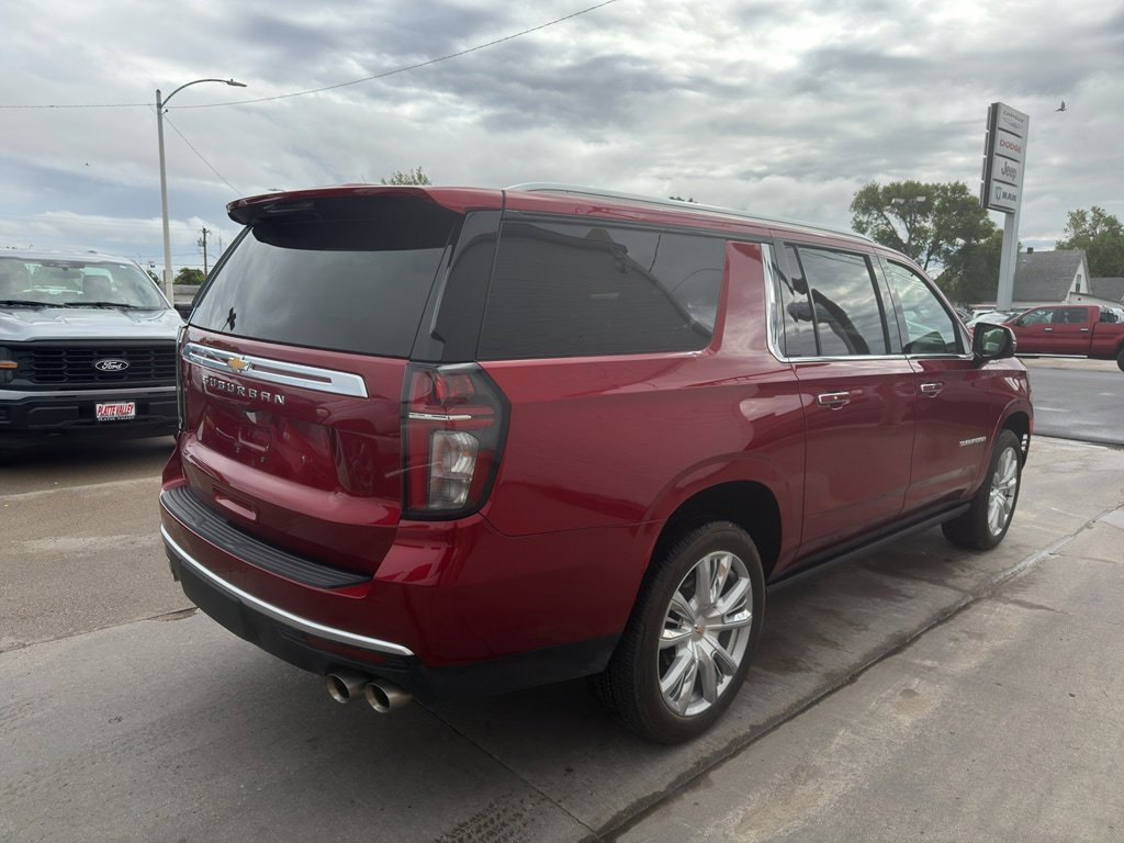Used 2024 Chevrolet Suburban High Country w/ Max Trailering Package AWD/4WD image 3