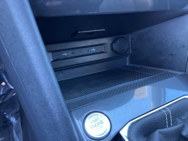 Used 2024 Volkswagen Tiguan SE image 26