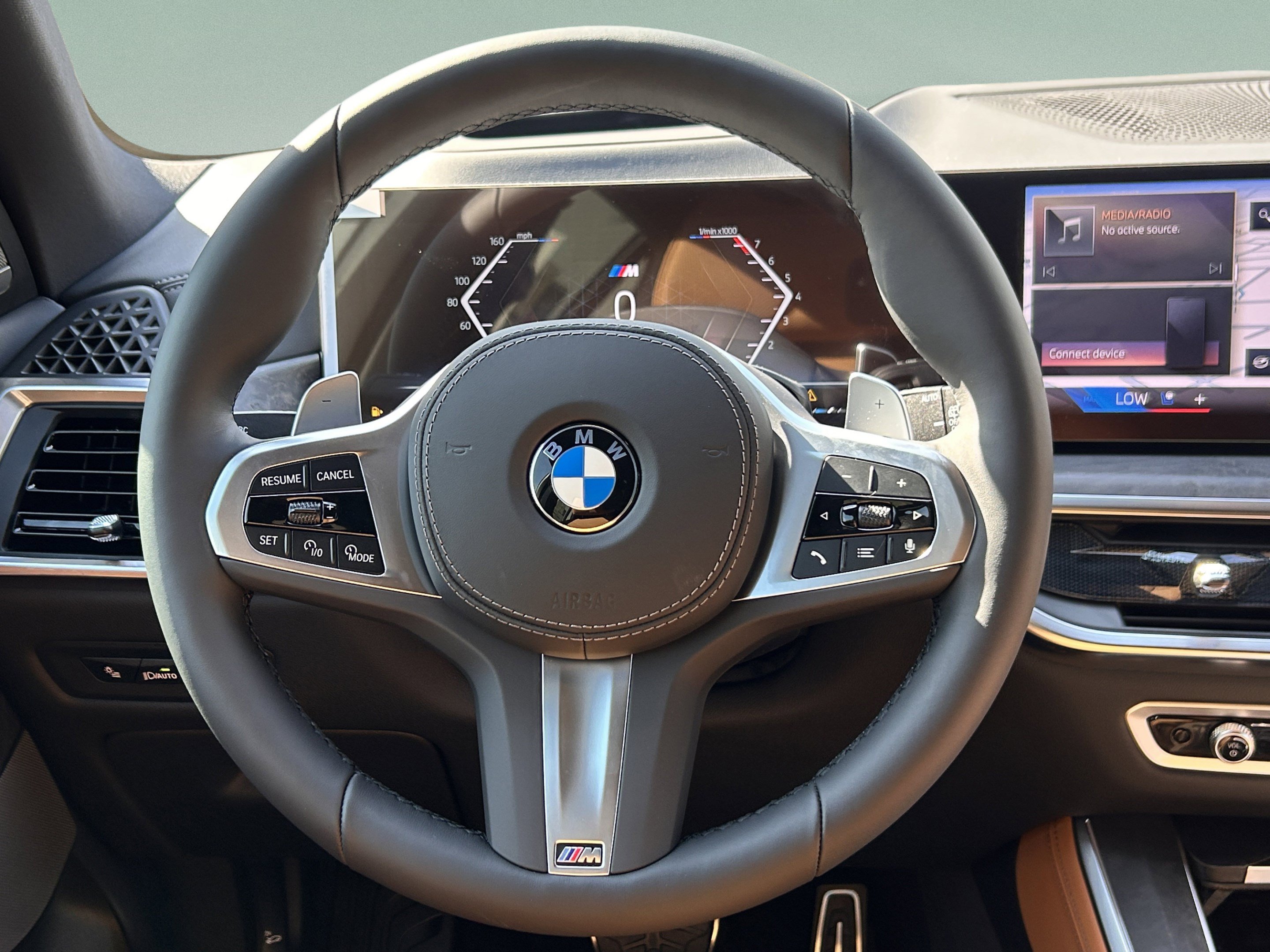 Used 2026 BMW X5 sDrive40i w/ M Sport Package RWD image 9