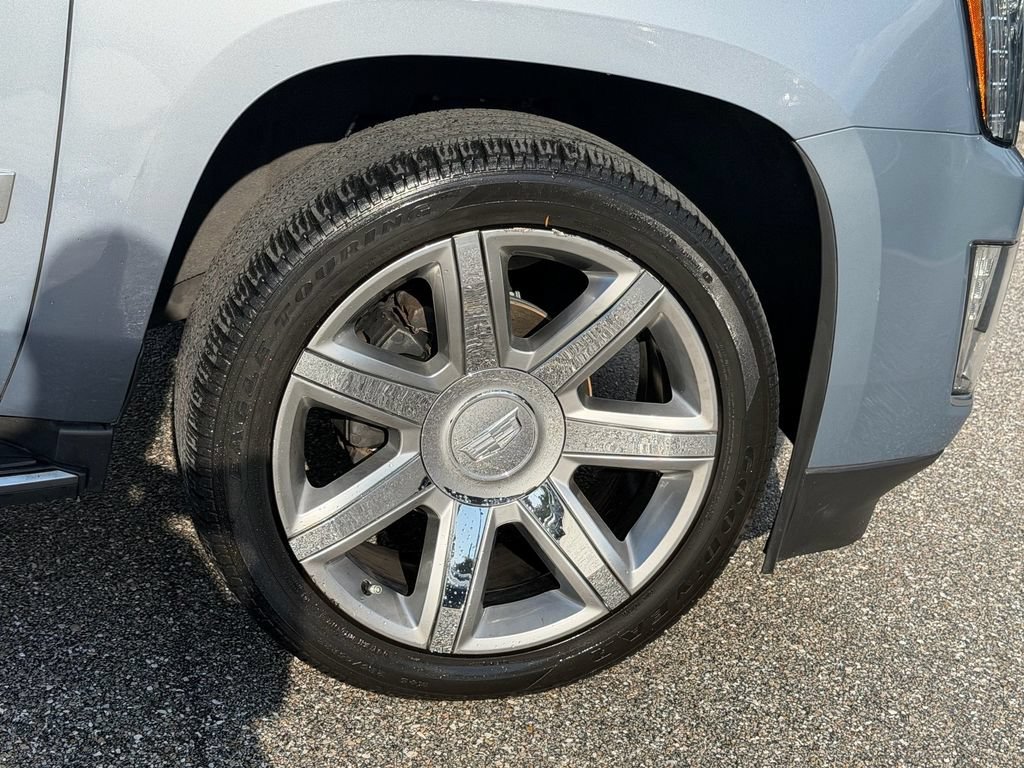 Used 2016 Cadillac Escalade Premium AWD/4WD image 9