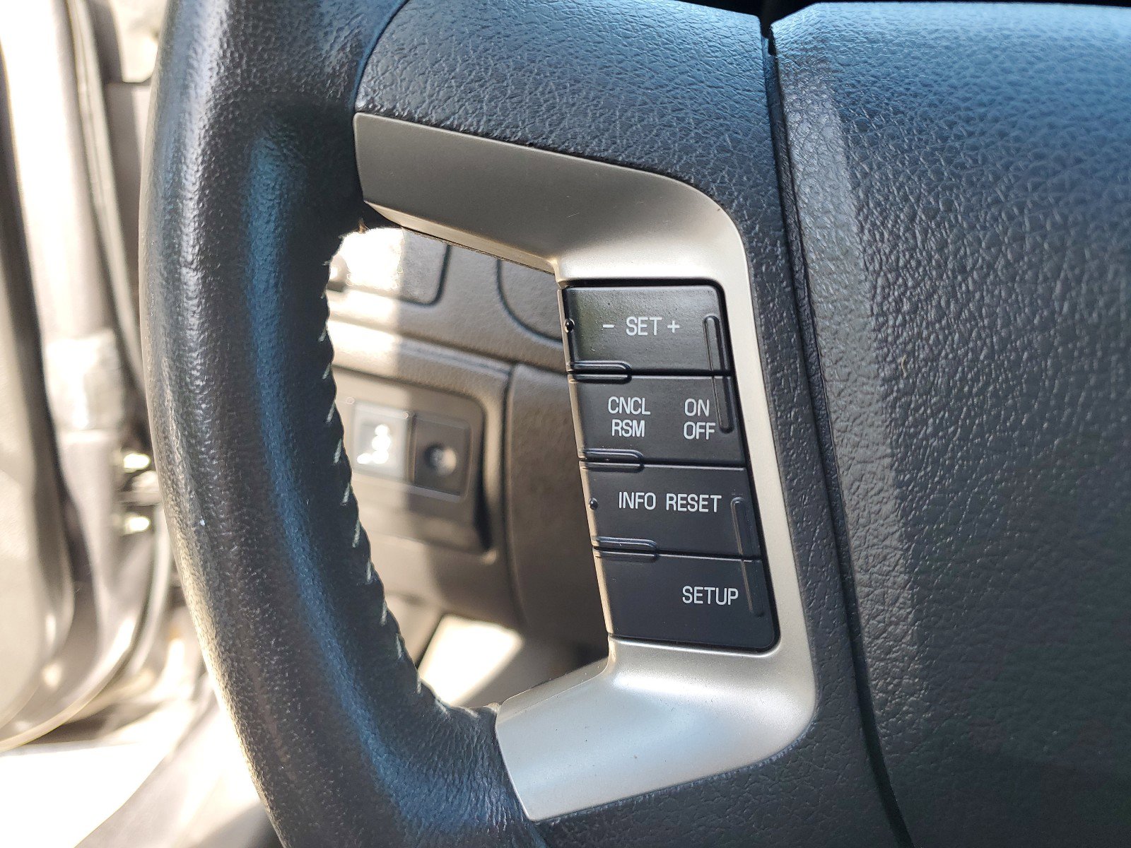 Used 2012 Ford Fusion SEL FWD image 29