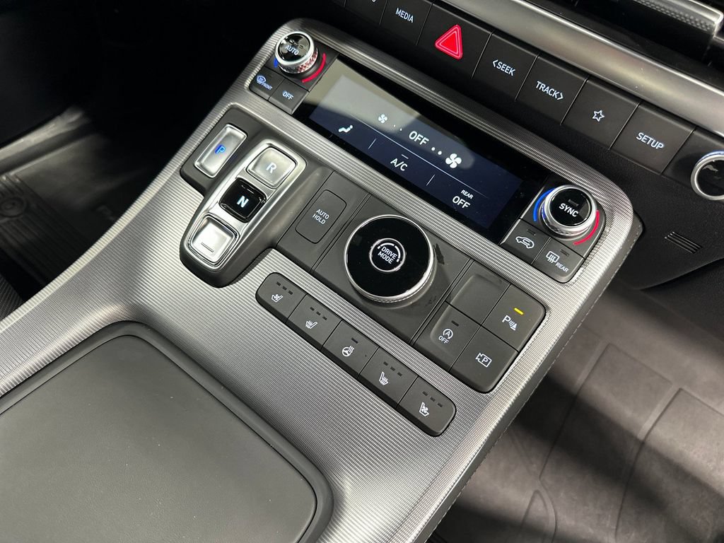 Certified 2025 Hyundai Palisade Calligraphy FWD image 22