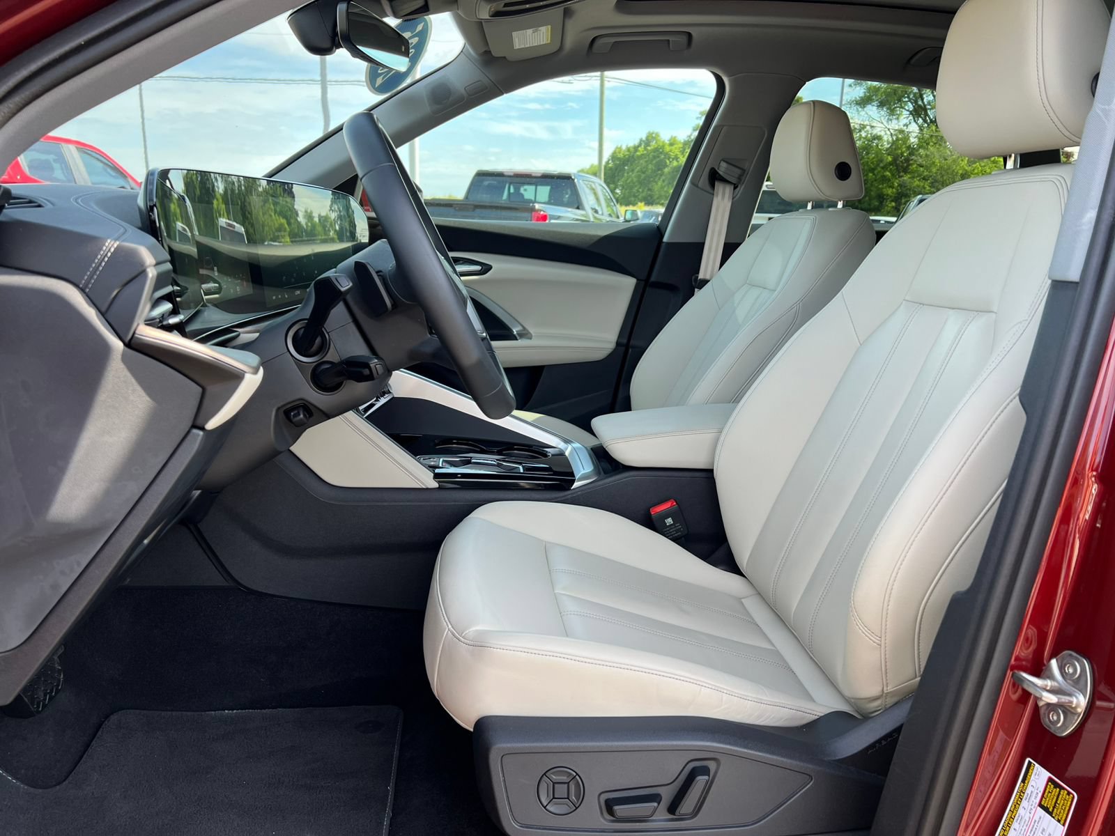 Used 2025 Audi Q5 Premium Plus w/ Premium Plus AWD/4WD image 3