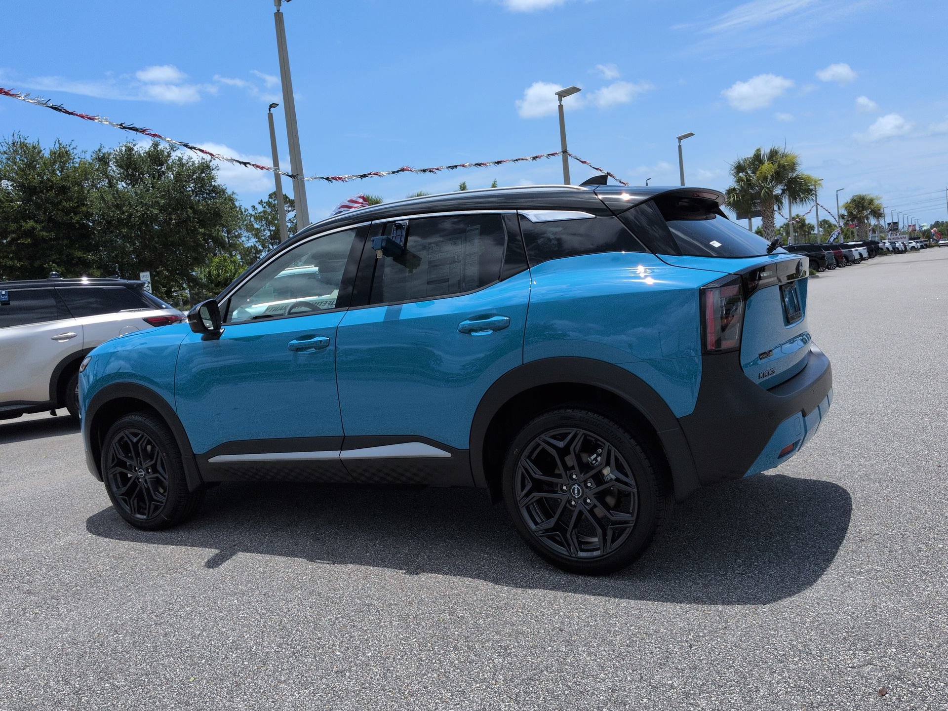 New 2026 Nissan Kicks SR FWD image 7