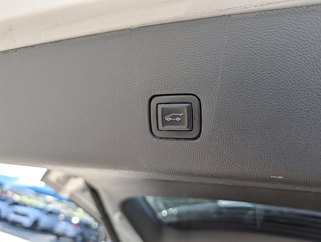 Used 2021 Chevrolet Traverse LT w/ LT Premium Package FWD image 31