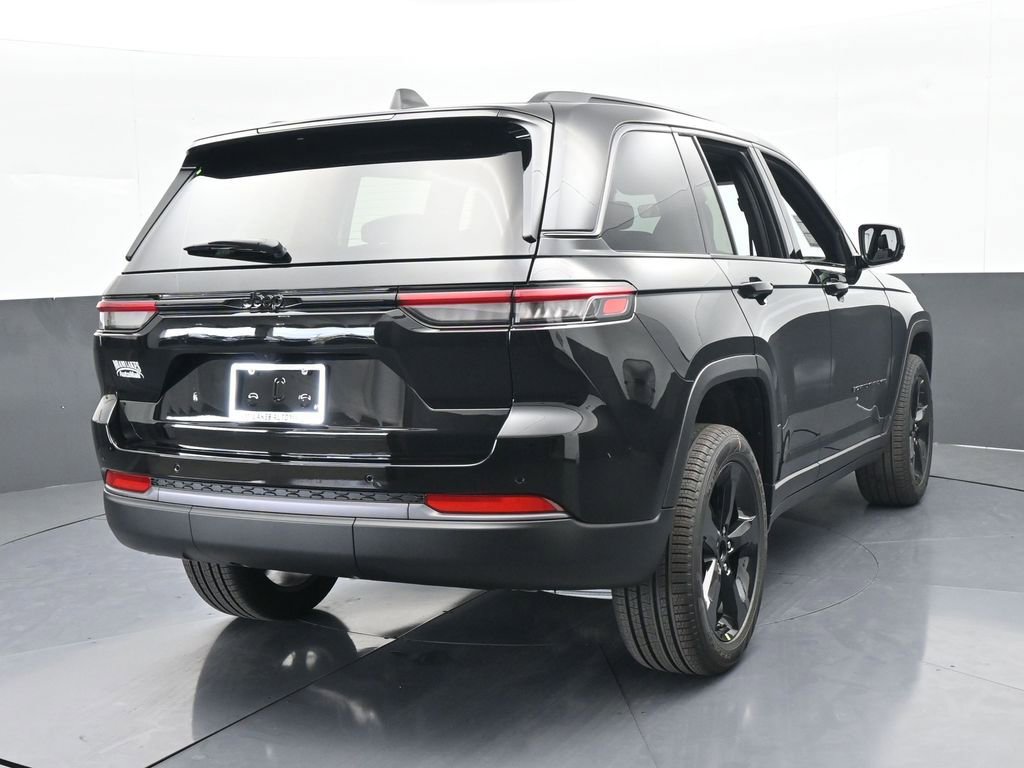 New 2026 Jeep Grand Cherokee Limited w/ Limited Altitude Package RWD image 5
