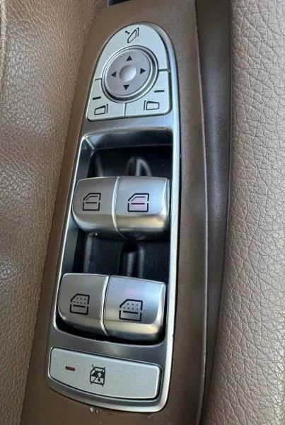 Used 2017 Mercedes-Benz E 300 image 46
