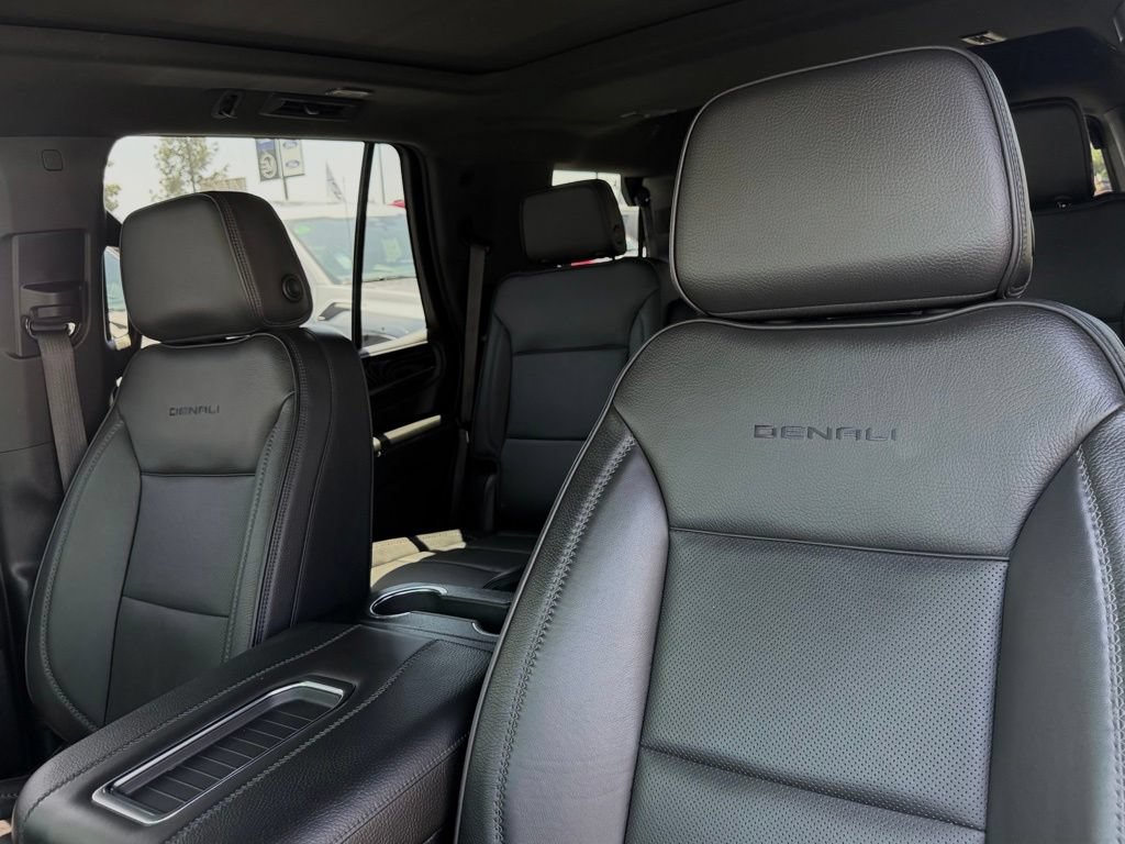 Used 2024 GMC Yukon Denali AWD/4WD image 18