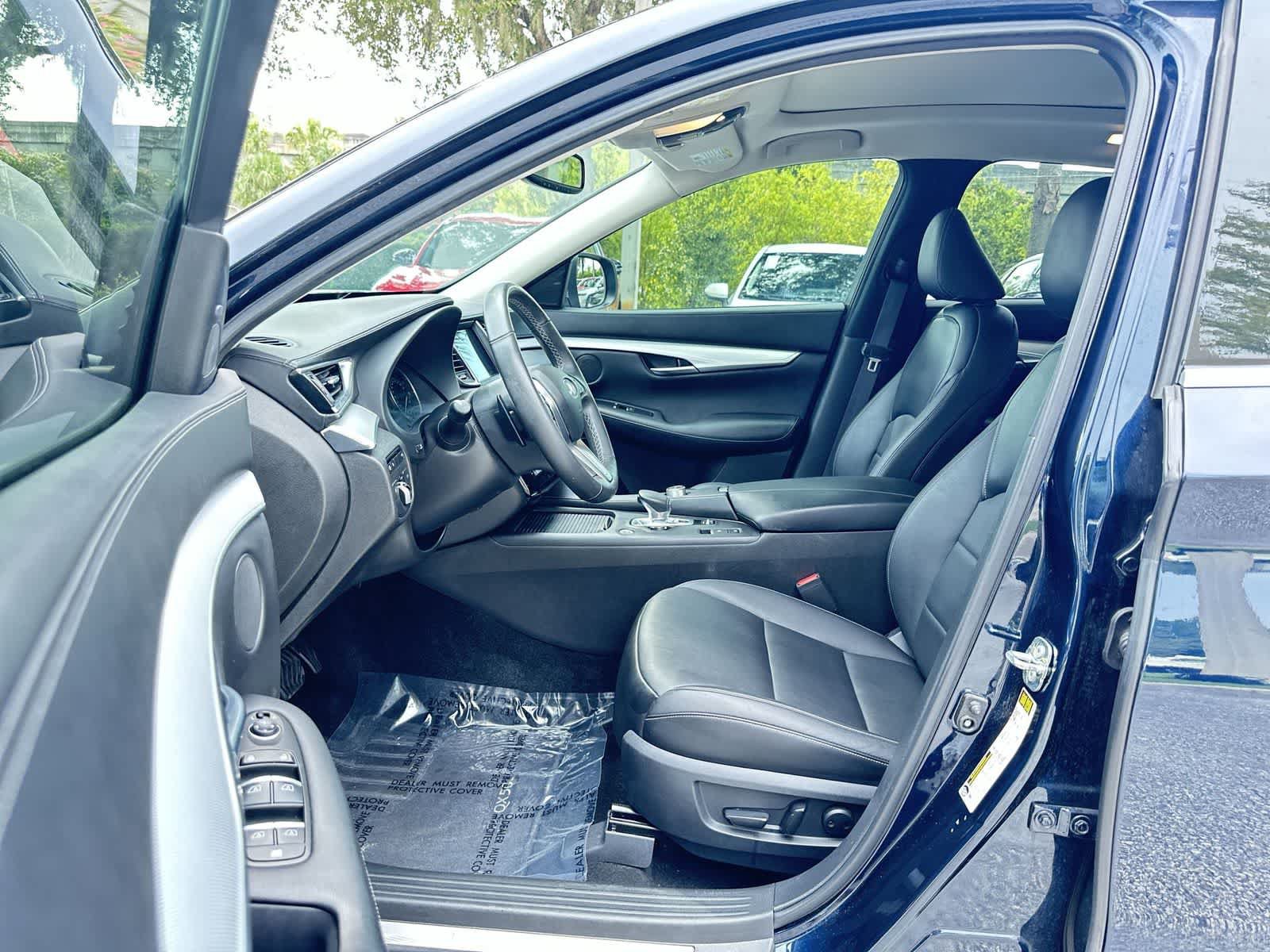 Used 2021 INFINITI QX50 Luxe FWD image 2