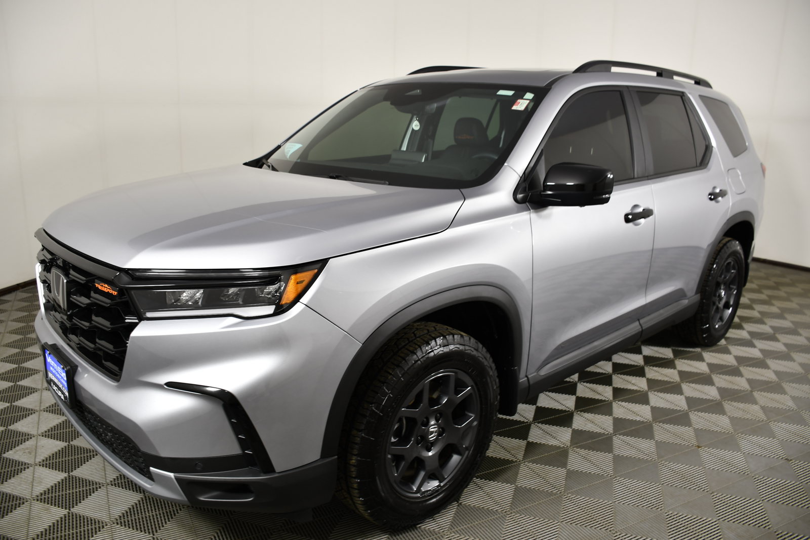 Used 2025 Honda Pilot TrailSport image 10