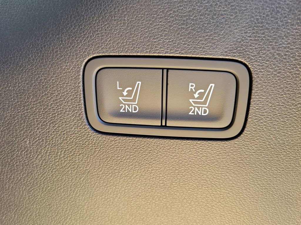 Used 2026 Hyundai Santa Fe SEL FWD image 9