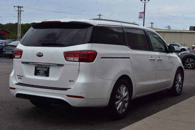Used 2017 Kia Sedona EX FWD image 12
