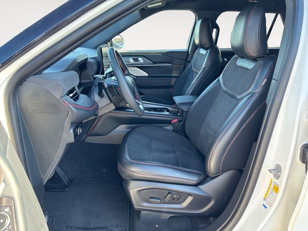 Used 2025 Ford Explorer ST AWD/4WD image 6