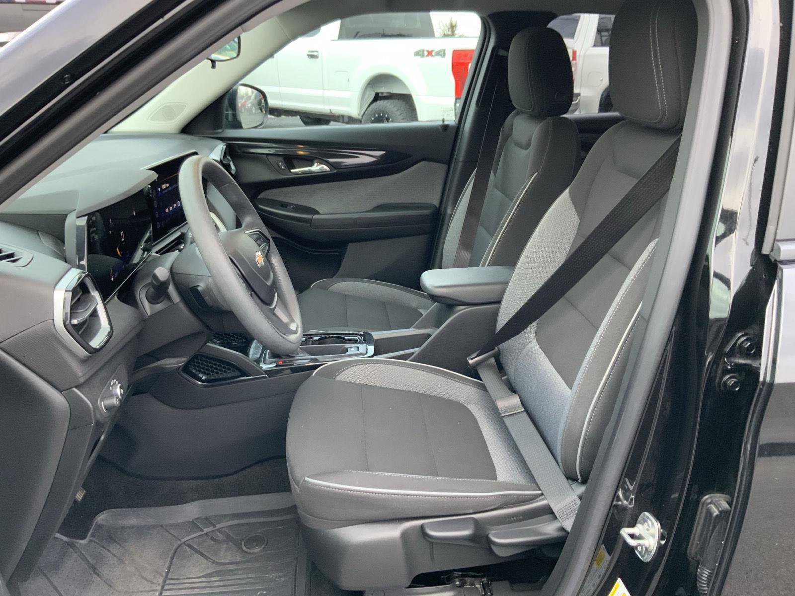 Used 2024 Chevrolet TrailBlazer LS w/ LS Convenience Package image 22