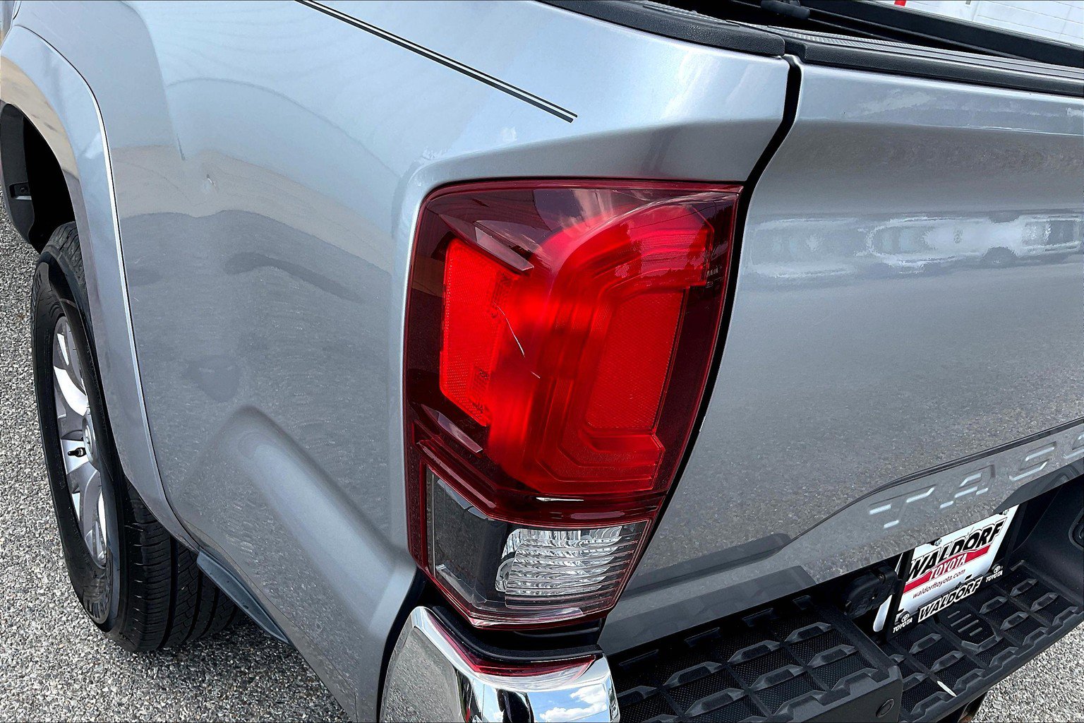 Used 2018 Toyota Tacoma SR5 RWD image 28