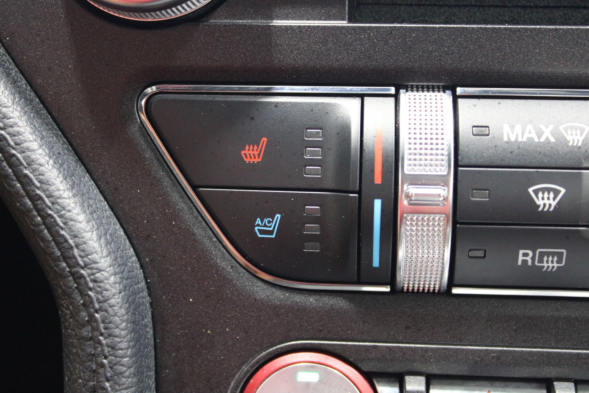 Used 2018 Ford Mustang GT Premium RWD image 33