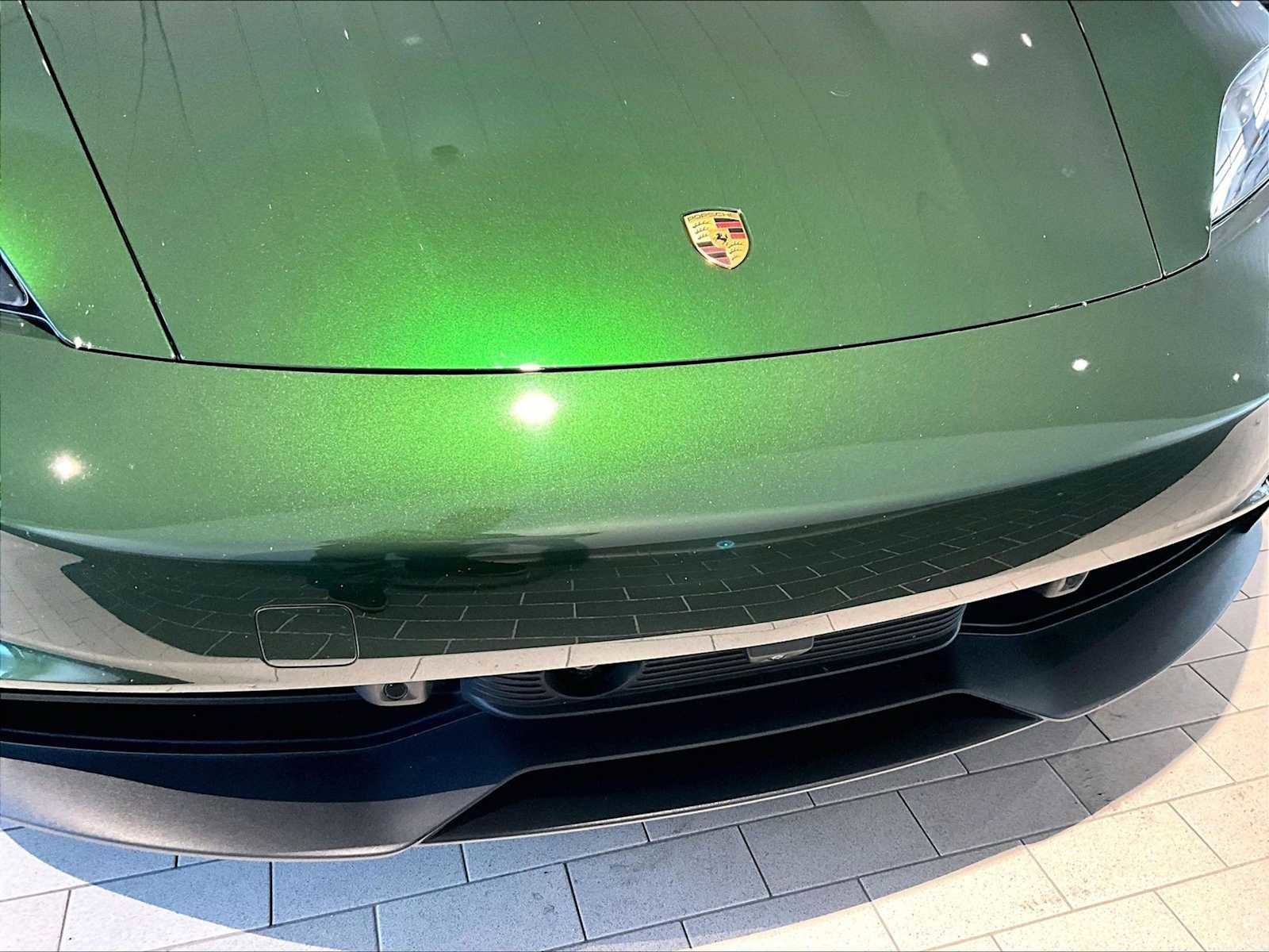 Used 2025 Porsche Taycan image 33