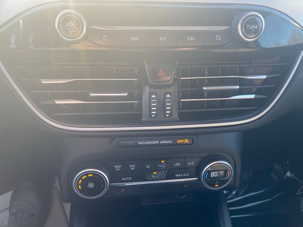 Used 2020 Ford Escape SE image 14