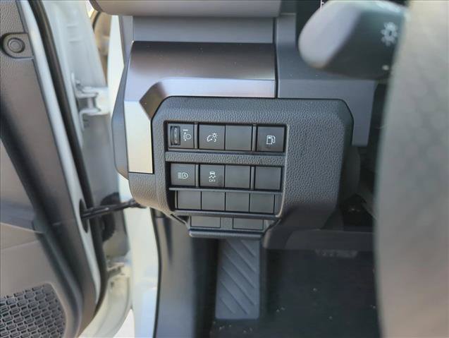 Certified 2025 Toyota 4Runner SR5 AWD/4WD image 14