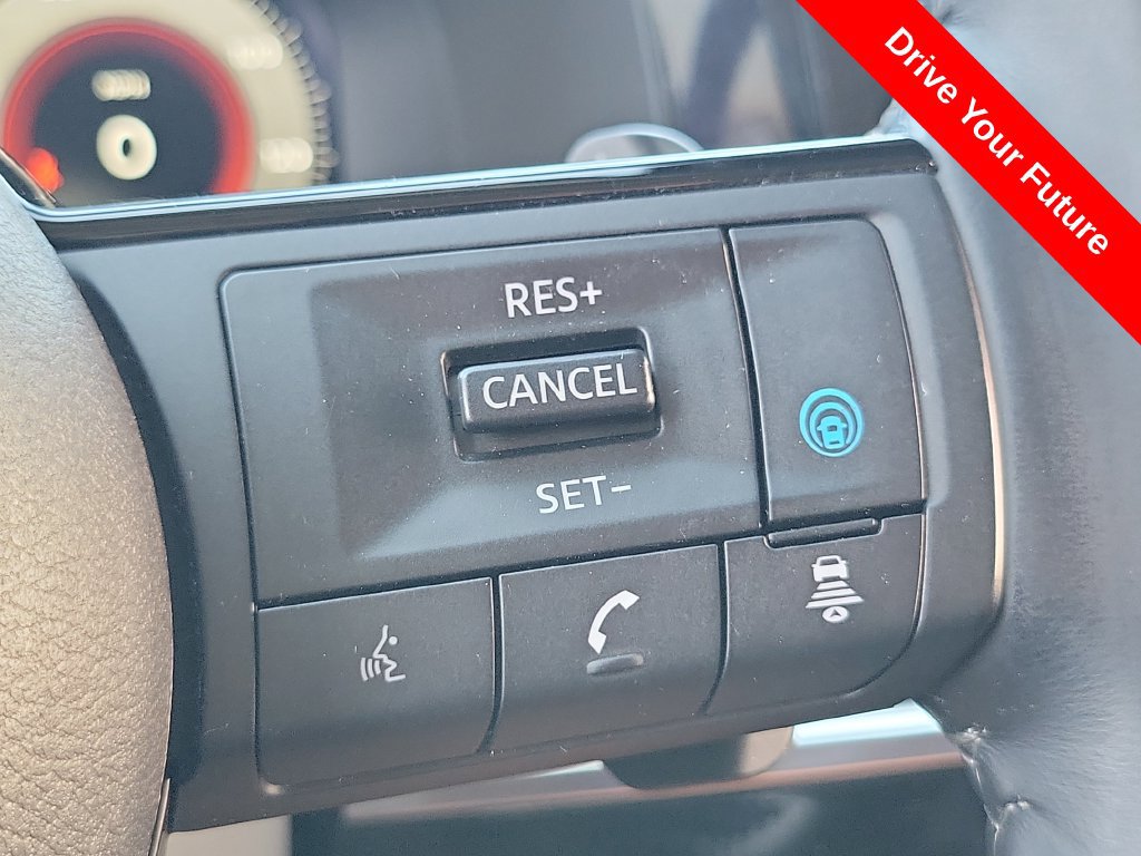 Used 2022 Nissan Pathfinder Platinum w/ Cargo Package FWD image 6