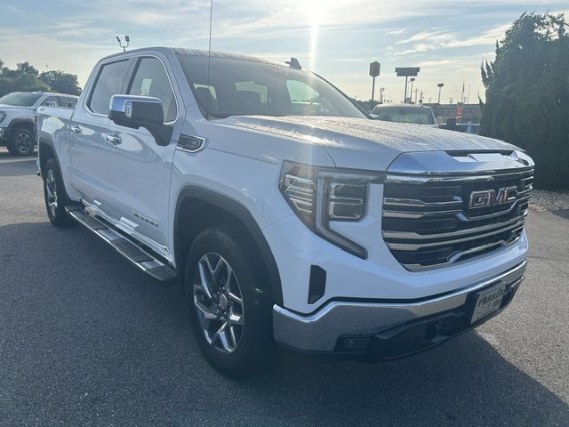 Used 2023 GMC Sierra 1500 SLT w/ SLT Premium Package AWD/4WD image 6