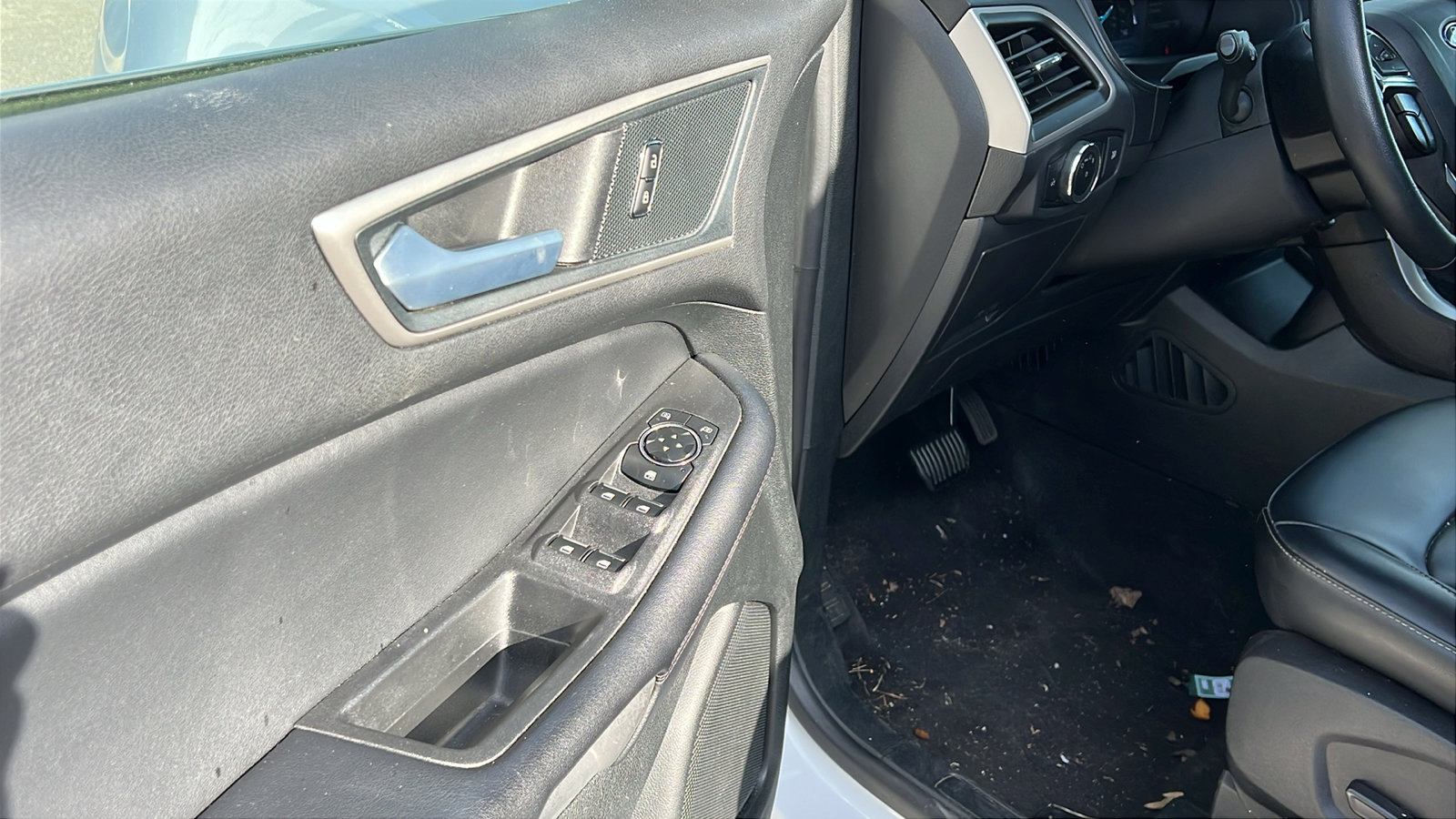 Used 2024 Ford Edge SEL image 15