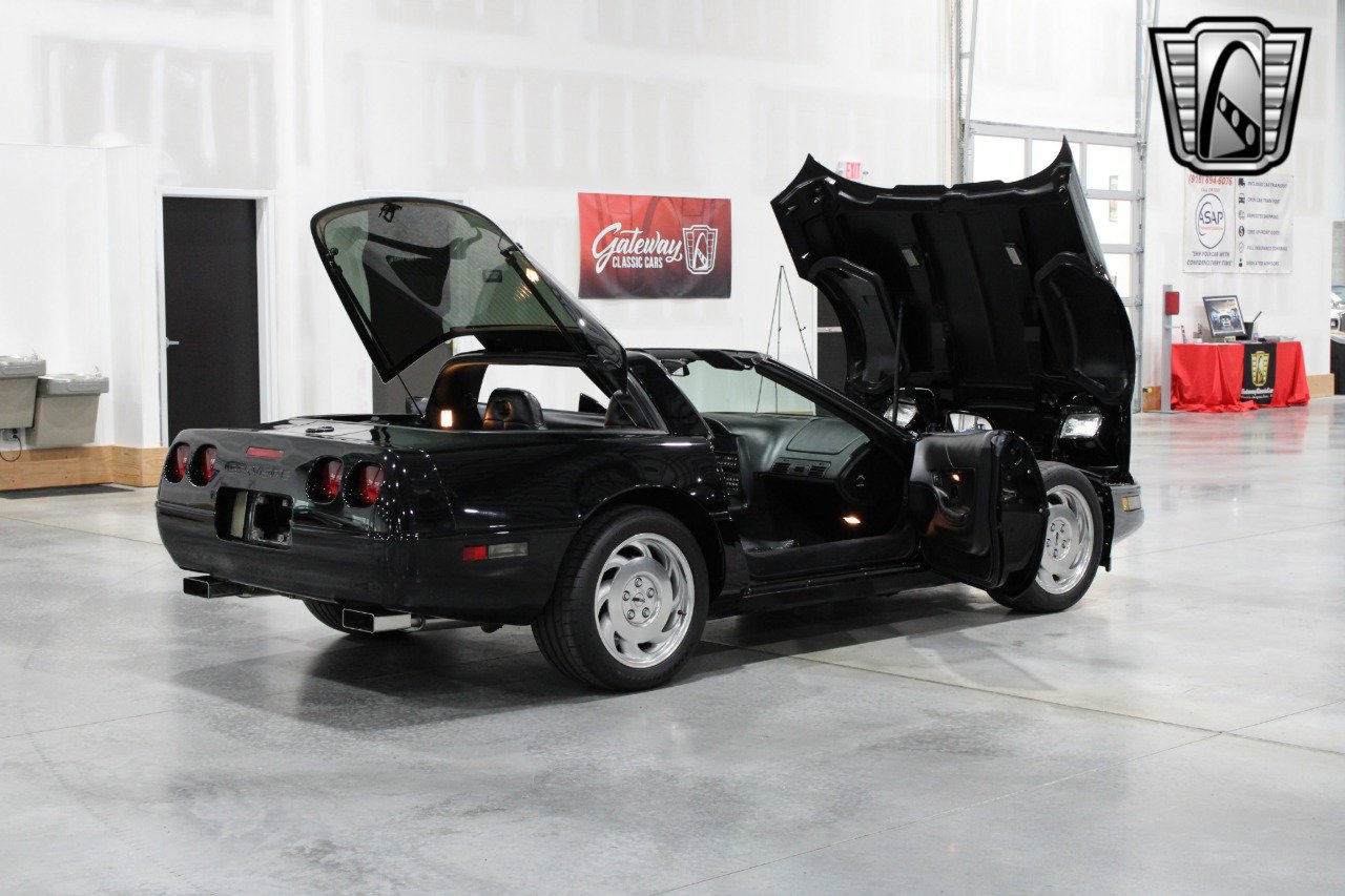 Used 1994 Chevrolet Corvette Coupe image 19
