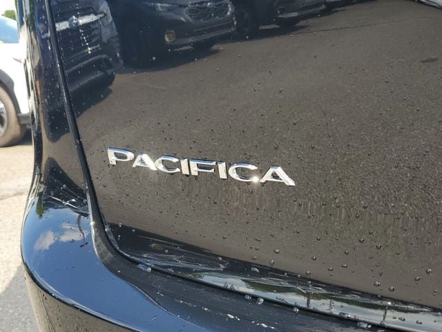 New 2027 Chrysler Pacifica Limited AWD/4WD image 8