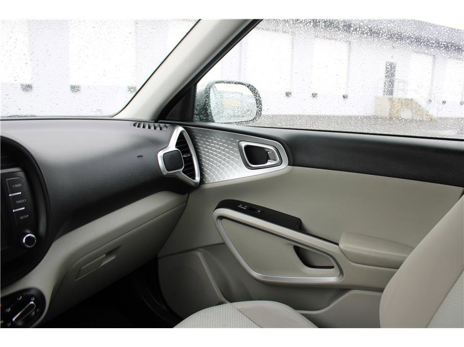Used 2022 Kia Soul LX image 30
