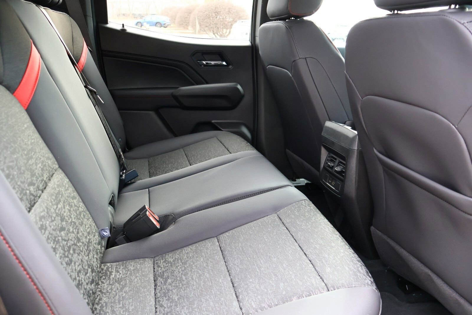 New 2025 Chevrolet Colorado Z71 w/ Midnight Edition image 31