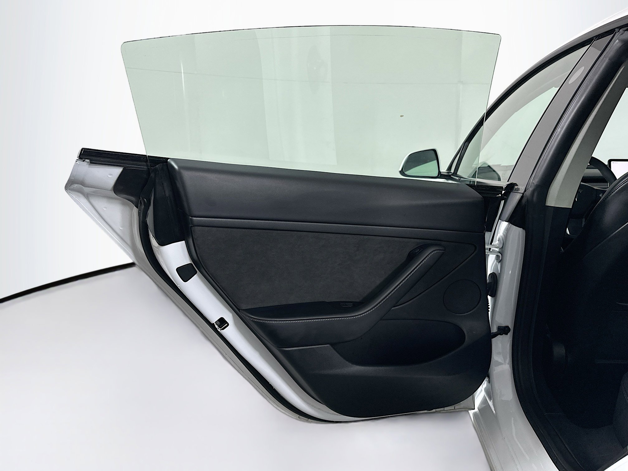 Used 2022 Tesla Model 3 Long Range AWD/4WD image 27