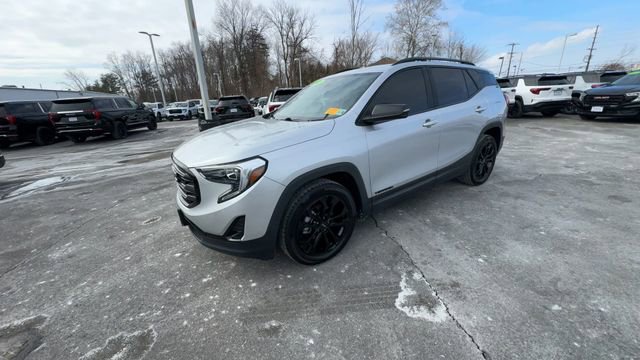 Used 2021 GMC Terrain SLT w/ Elevation Edition image 4