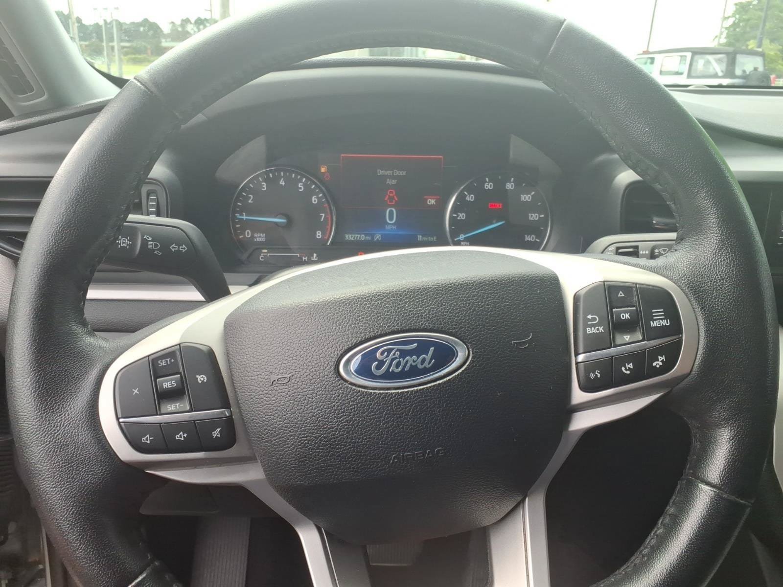 Used 2024 Ford Explorer XLT RWD image 31