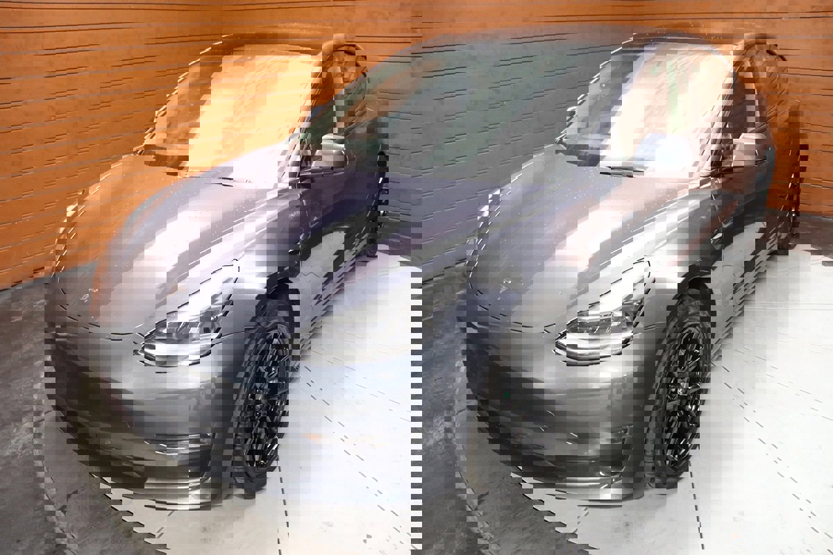 Used 2023 Tesla Model 3 Standard Range image 6