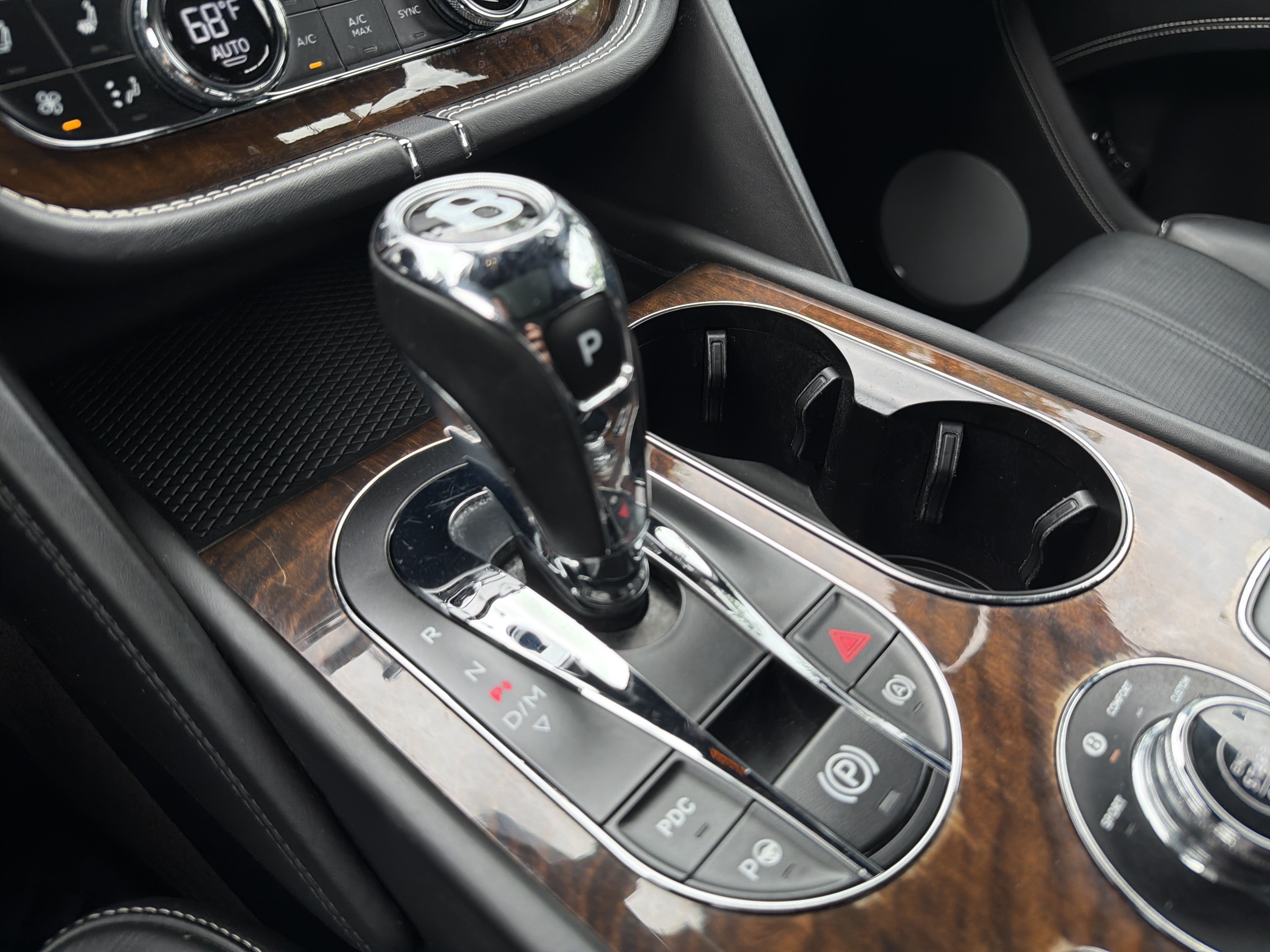 Used 2018 Bentley Bentayga AWD/4WD image 18