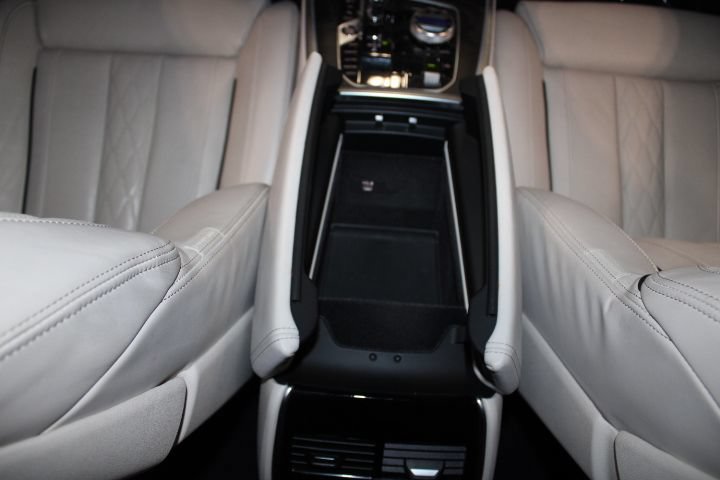 Used 2021 BMW X7 M50i w/ Dynamic Handling Package AWD/4WD image 34