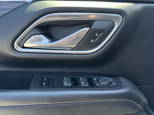 Certified 2023 GMC Yukon SLT w/ SLT Luxury Package AWD/4WD image 24